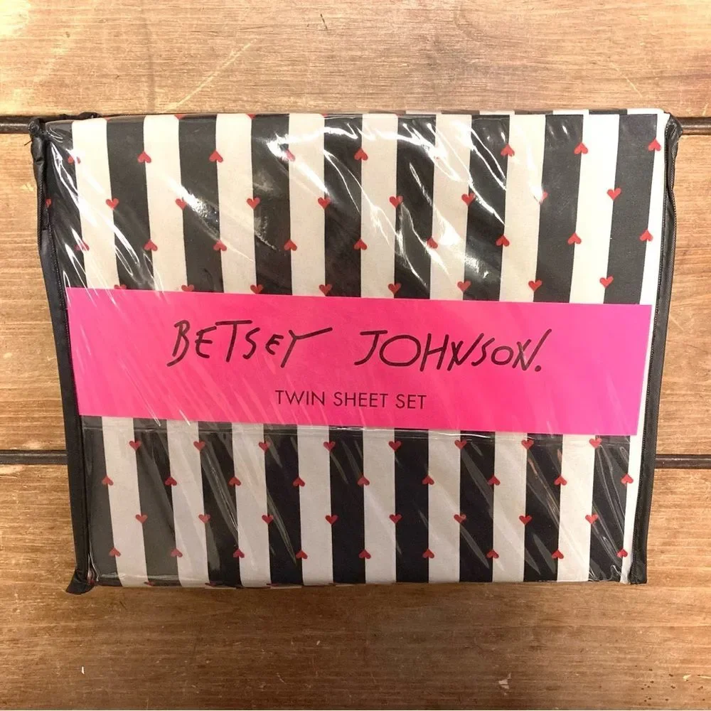 Betsey Johnson Black Ivory Wonderland Striped Heart Twin Size Bed Sheet Set NWT